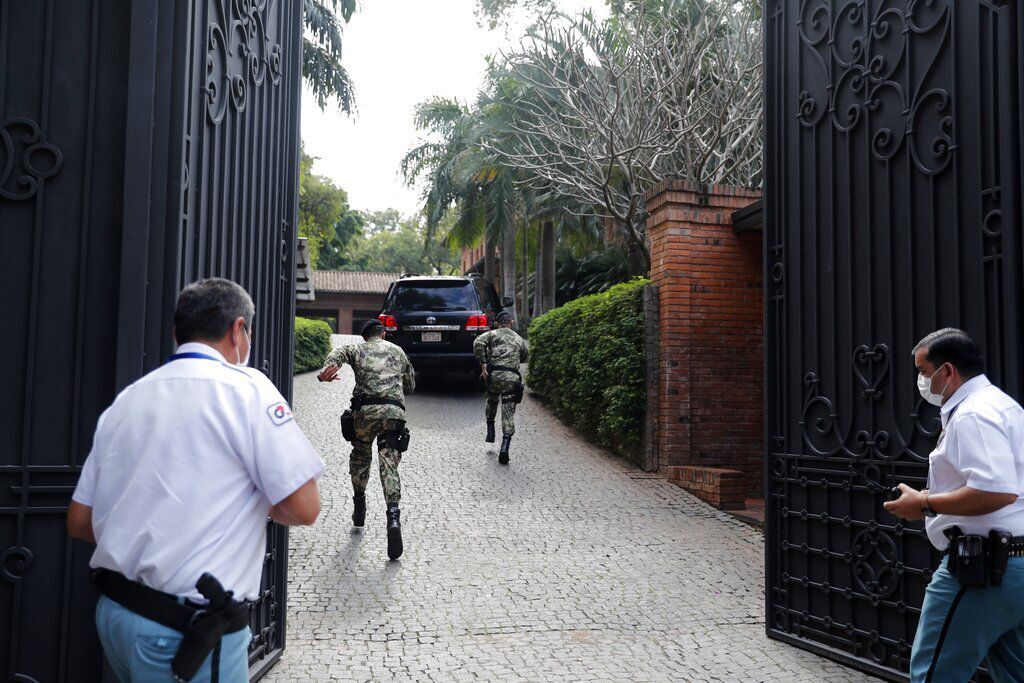 APTOPIX Paraguay Cartes Macri